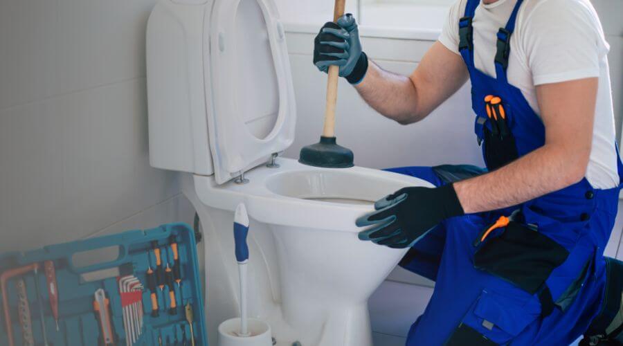 Expert burst pipe repair services in Ludlow, IL